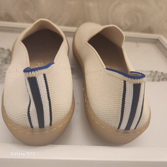 Rothy's Cream Loafers. NWT. Size 5.5 - Picture 7 of 9